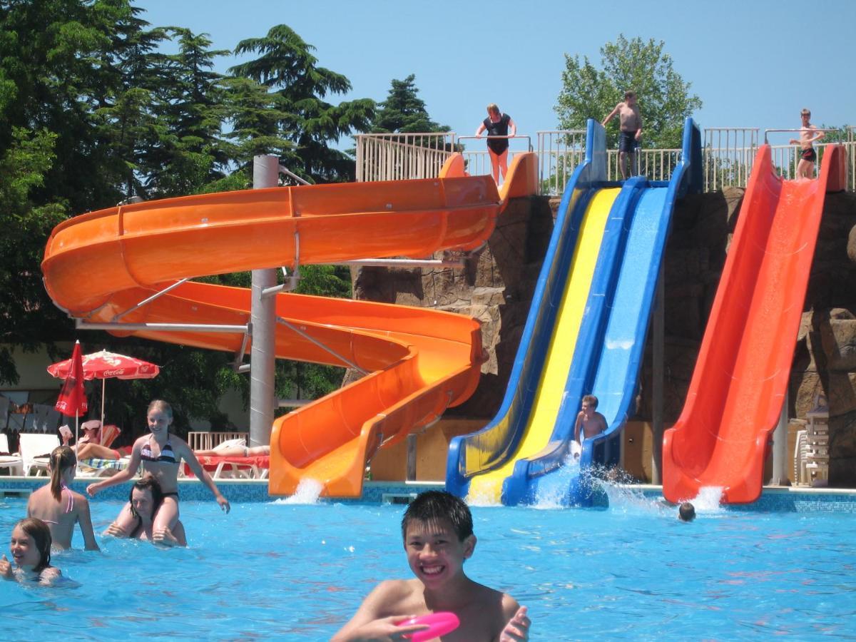 Hotel Iskar & Aquapark ซันนีบีช ภายนอก รูปภาพ